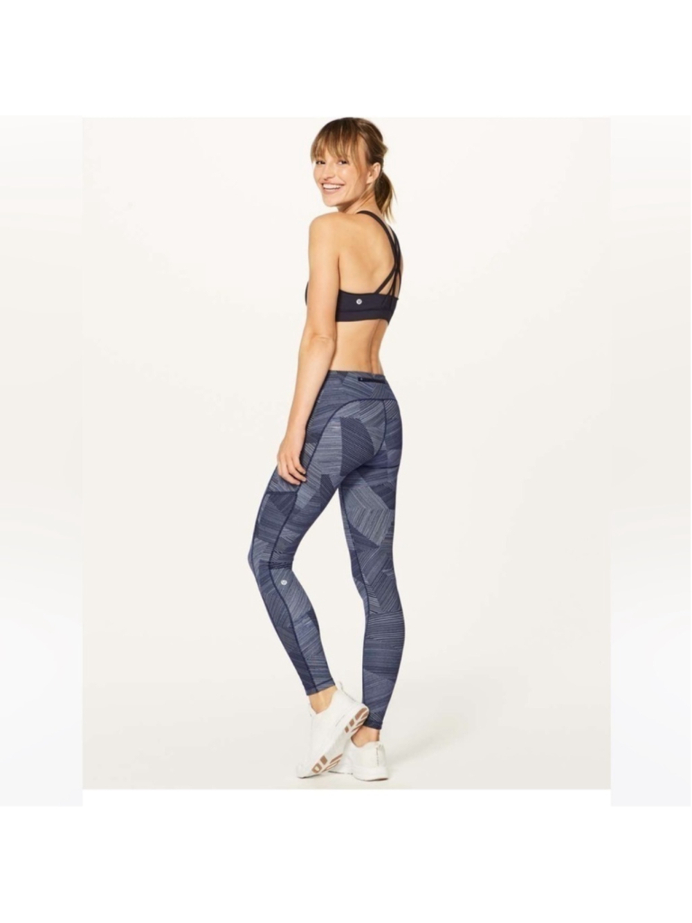 Lululemon Speed Up Tight *Full-On Luxtreme 28"
Etch Hail Midnight Navy sz 4